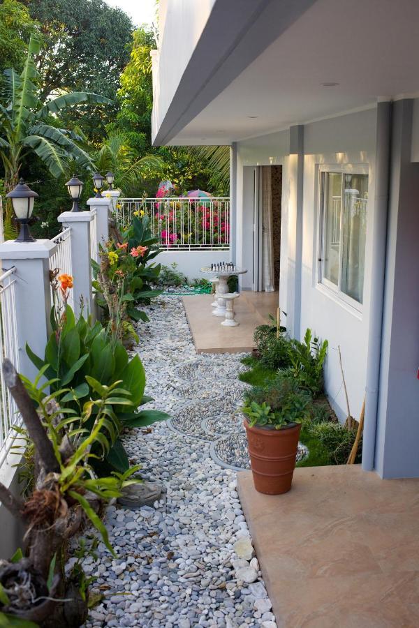 Victoria'S Bed & Breakfast Puerto Galera Ngoại thất bức ảnh