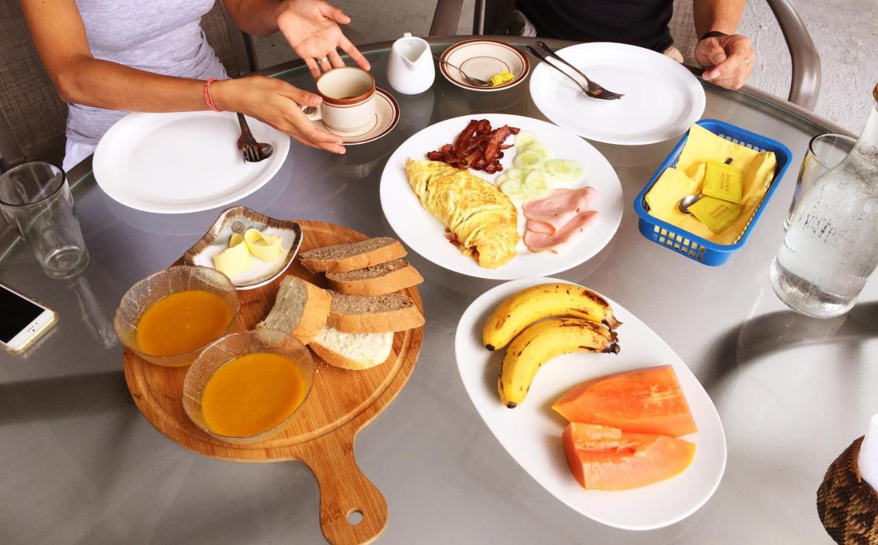 Victoria'S Bed & Breakfast Puerto Galera Ngoại thất bức ảnh